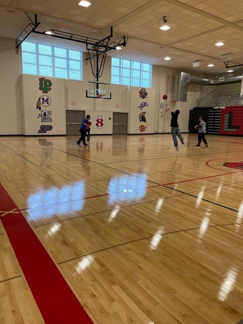 LPHS_Activities's tweet image. Special Olympics took the floor yesterday afternoon.  They had a great time practicing together!  @lphscavs_so #WeAreLP #SpecialOlympics