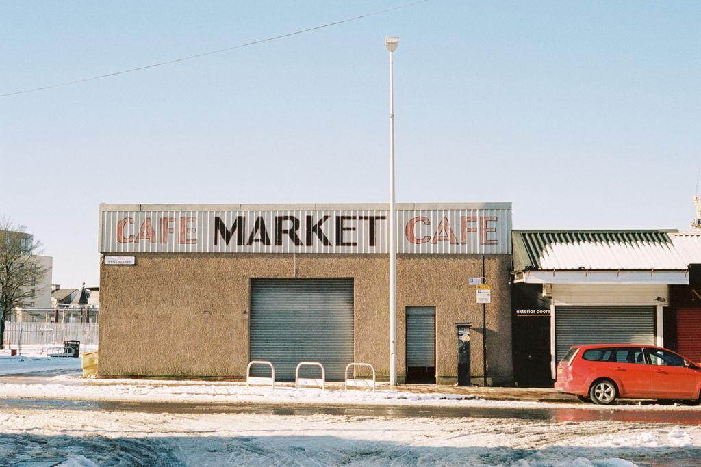 "In hindsight, it’s about capturing glossed over details in everyday life."

Seher accompanies a collection of diffused city scenes with a track from KOKOROKO, the amazing 'Abusey Junction'. We think it's a perfect match.

Listen now at frontleft.org/seher-roychowd…