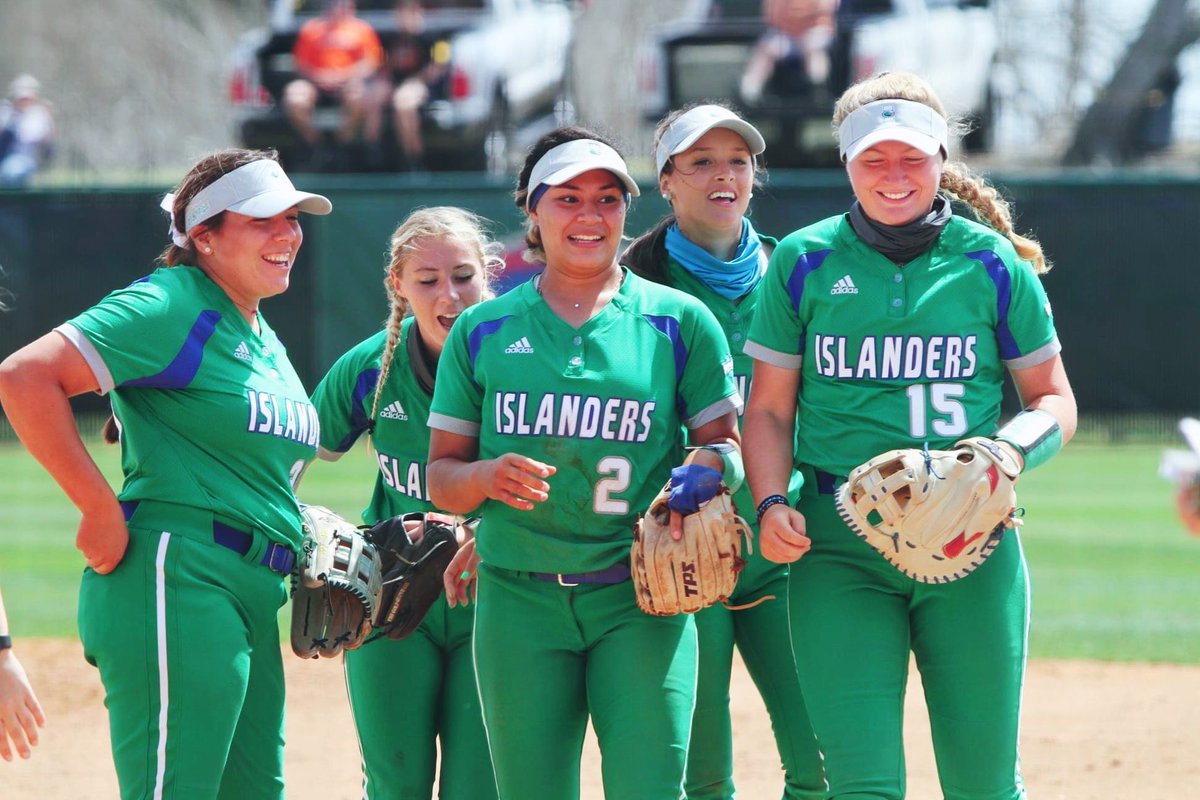 Happy St. Patrick’s Day🍀 #allgreen #shakasup🤙🏻