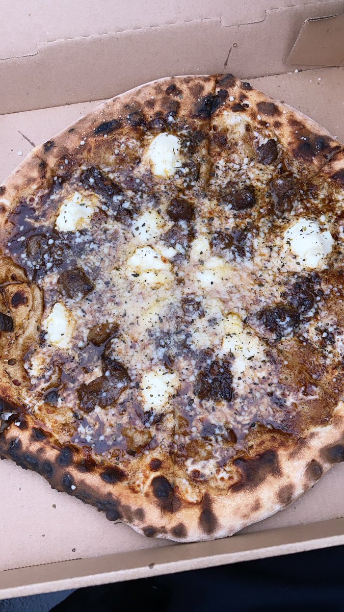 kofromatatf's tweet photo. Oxtail and Ricotta Pizza hitting too. 🥺🙌🏽 https://t.co/KmXoX1hLhI