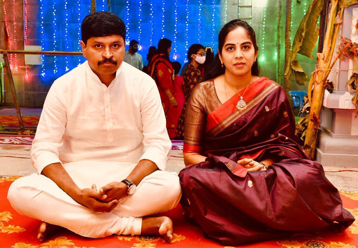 SantoshKumarBRS's tweet image. Had an opportunity to be a part of the divine Brahmotsavam celebrations at Jubilee Hills Sri Venkateshwara Swamy vari Temple along with my wife. Prayed for the unparalleled development of the state under the able leadership of visionary CM Sri KCR sir. 🙏