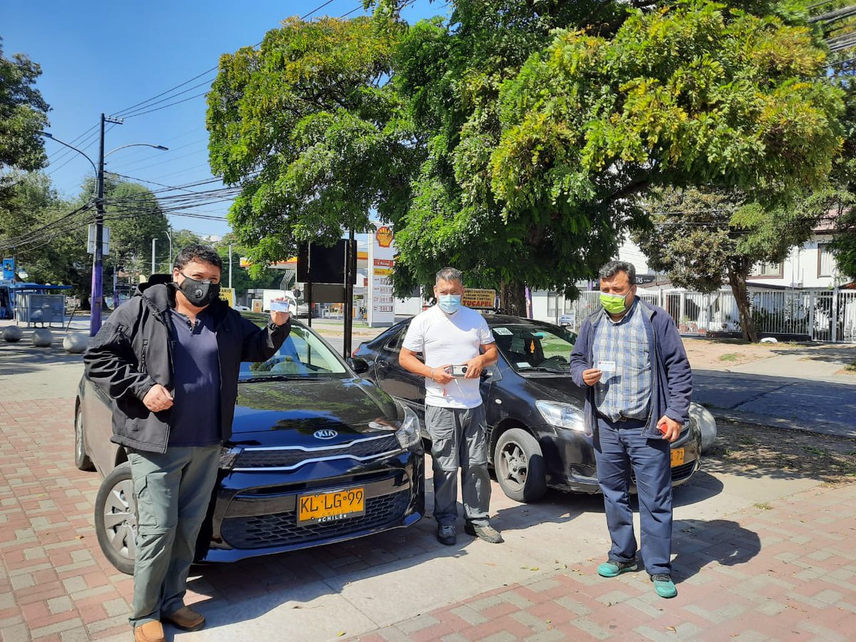 MTTBiobio's tweet photo. Seremi @J_AravenaSe acompañó a conductores de transporte público e interurbanos en su vacunación y realizó un llamado a todos los trabajadores de empresas de transporte a que acudan a los distintos centros de vacunación dispuestos en la Región hasta el viernes 19/03.

#YoMeVacuno https://t.co/ngNmV0esVd