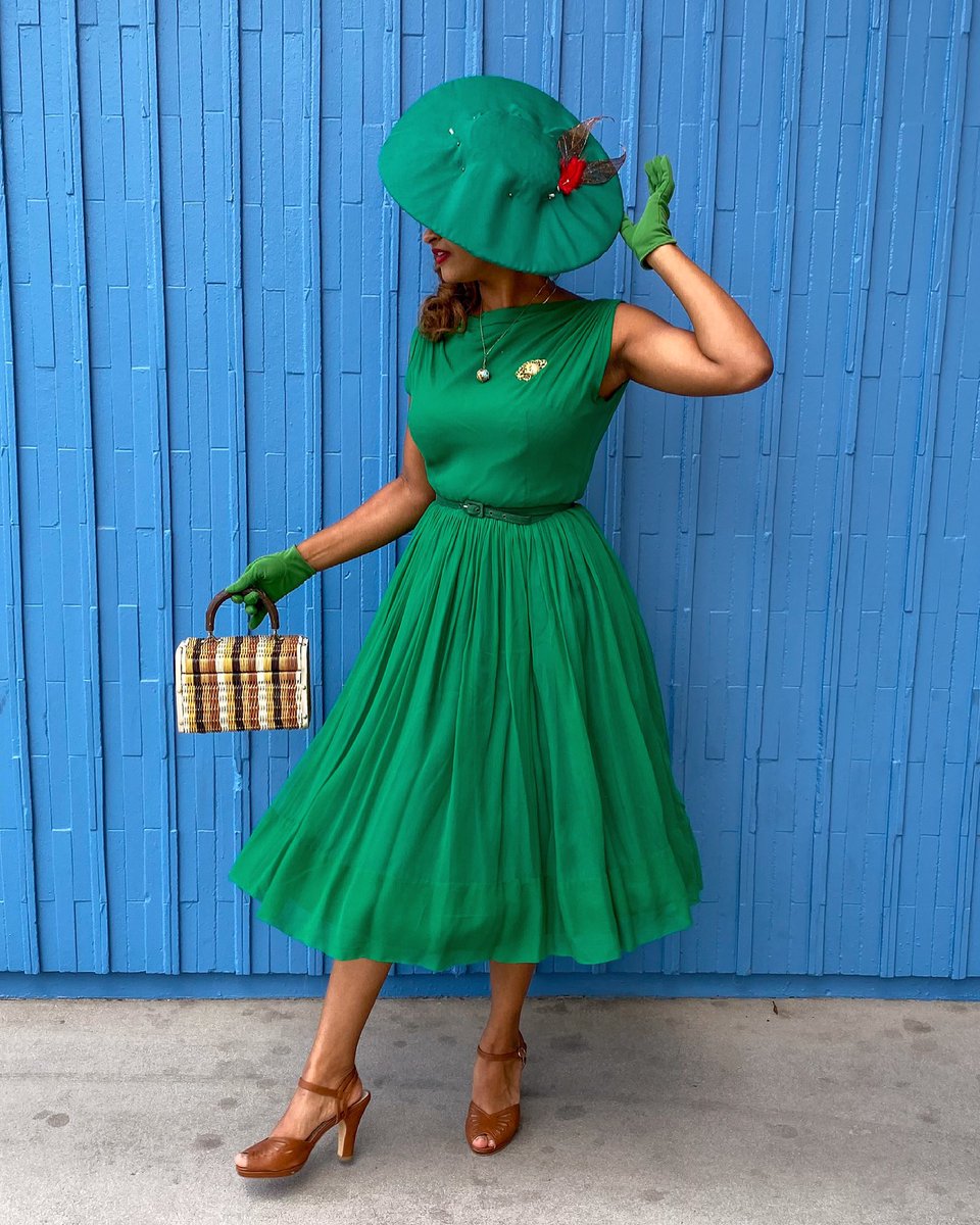 disneyboundchallenge day 17. Characters who wear Green. I had to go with the boy who never grew up, Peter Pan. #peterpan #disneybound #green disneyboundchallenge day 17. Characters who wear Green. I had to go with the boy who never grew up, Peter Pan. #peterpan #disneybound #green