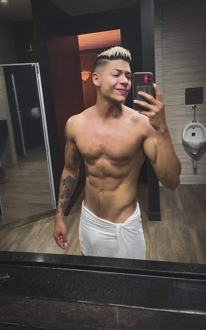 Hey guys have u showered yet? 💦💦 Happy day to you all 🔥 RT pls https://t.co/7RV45LMgVS<a href="/tag/online"class="tags"><span>#online</span></a>