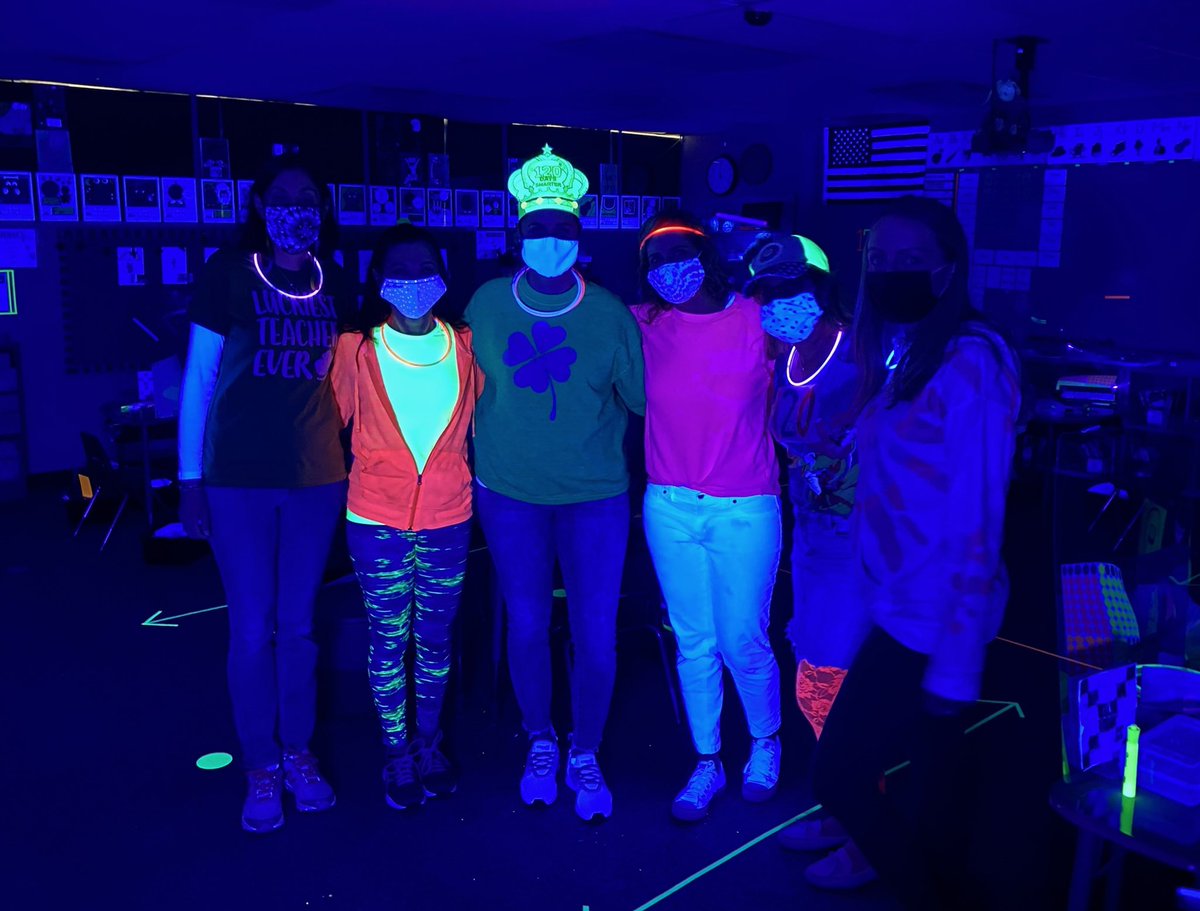 First Graders are celebrating being 120 Days Brighter!! #cfevs 💙💚💛🧡❤️💜 💙💚💛🧡❤️💜