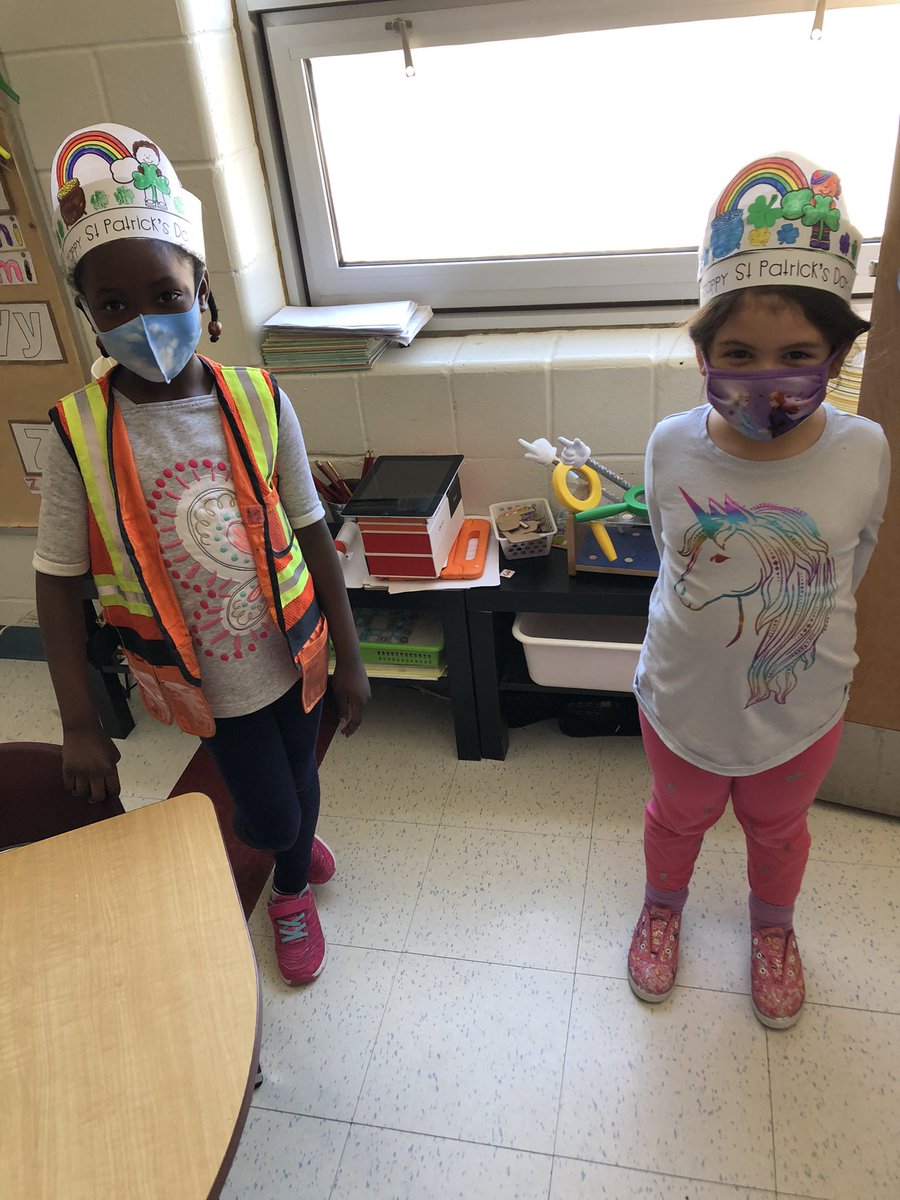 cavansarah's tweet photo. St. Patrick’s day fun in KA and KB! @mspennykinders @kbkinders146 https://t.co/umxnEWKDYe