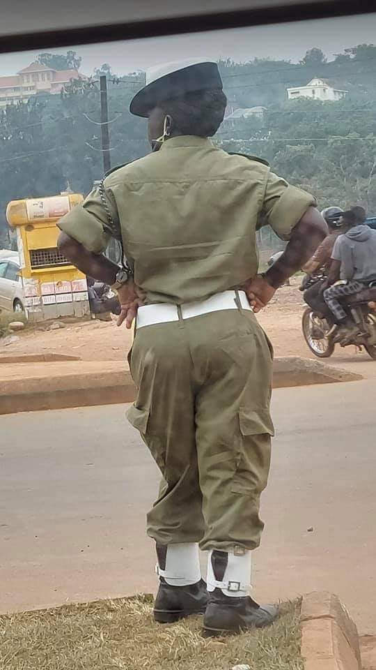 FatinahBint's tweet photo. Banange Uganda tulagawa???🙄🙄Naye Akasingye mazima dala Kiki ekikuleesa bino ebigoye byabakyafu??🤗🤗 https://t.co/RiKiCbOE4M