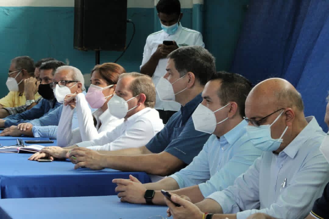 williamsdavila's tweet photo. #17Mar | Junto al pueblo,con coraje,seguimos luchando  en cada rincón del país. Acompañemos hoy a los diputados de la legítima @AsambleaVE al recorrido por sectores populares de Falcón. ¡La lucha es de todos,todos los días!

#ANConCorajeEnLaCalle
#ANlegítimaEnFalcón https://t.co/G7iN4wRQMI