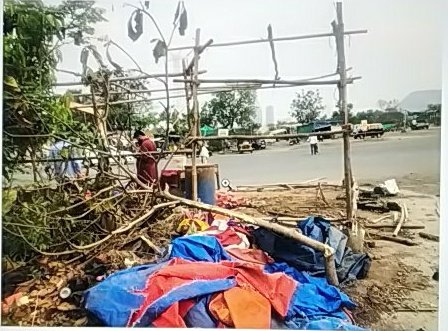 nsalita's tweet photo. @DK_Rise4Green @CIDCO_Ltd @NMMCCommr @Navimumpolice @AUThackeray @CMOMaharashtra @PanvelCorp @NaviMumbaiWetl1 @PMOIndia @UNDP_India @MahaEnvCC @Subhajit @NewsbandTweets Some #Joker @CIDCO_Ltd said #chooo and these headless #chickens left with #jcb to #vandalise which they could never ever achieve in 10 life times. The illegal construction coming back after #pockets are filled. #MoneyHeist @CIDCO_Ltd #destorying #cities #corrected #TAG https://t.co/qk2WoPH783