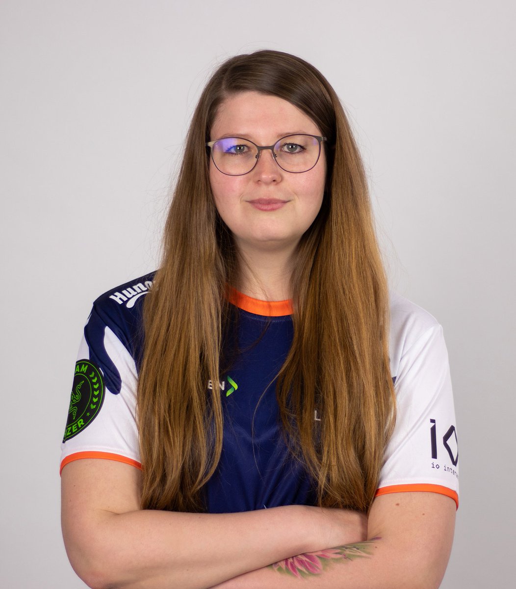 DavidMerkistein's tweet photo. Stolt over at kunne byde @vicvicCS velkommen til Merki Agency 📄🖊

Vicky er toppen af dansk esport indenfor Female CSGO i DK og et kendt navn i udlandet!

Vicky har altid været dybt fokuseret og målrettet for at yde sit bedste og netop derfor har hun opnået så meget!

#LevelUp https://t.co/Vi1OXnomN1