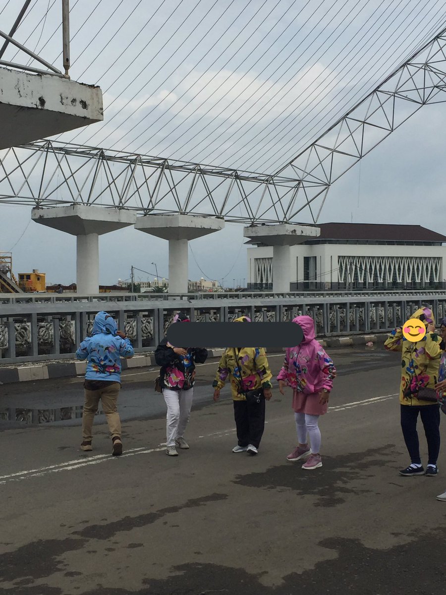 mxxi29's tweet photo. lihat ada teletabis ,(di sensor mukanya soalnya temen emak ku aks takut dilabrak hdhh) https://t.co/sIMT0iA50J