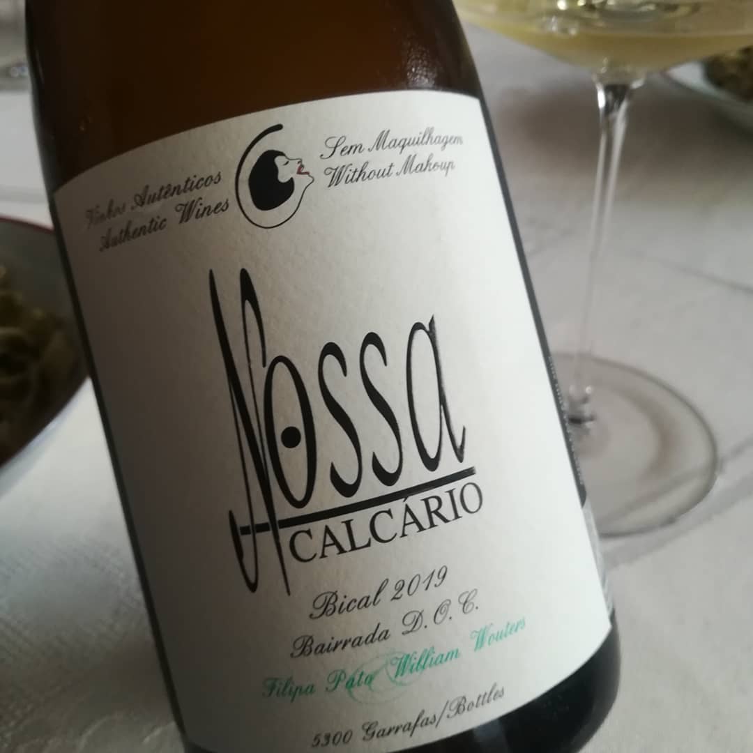 susublanca's tweet photo. Puro pomelo.. muy cítrico y cremoso..esa frescura en nariz , las flores ,el azahar y una intensa mineralidad!!!🔝🔝😍😍
Haciendo honor a su nombre!!🍋🍋
#nossacalcario #filipapato
#bairrada #portugalwinelover #zaltoglass #portugalwines #lavidaesparabeberla #bical
@masquetinto https://t.co/8HkGUWpu5r