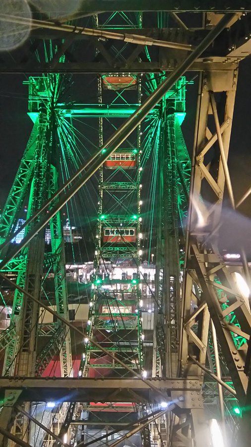 Florian_Vienna's tweet photo. โ๏ธ๐๐๐โ๏ธ Happy #StPatricksDay โ๏ธ๐๐๐โ๏ธ
๐ฎ๐ช@IrlEmbVienna Das Riesenrad #Wien๐ฆ๐น#Austria wird fรผr St.Patrick'sDay Grรผn Beleuchtet! #Vienna #GlobalGreening ๐ธ#SPD2016 https://t.co/hw2ZhCE6gO