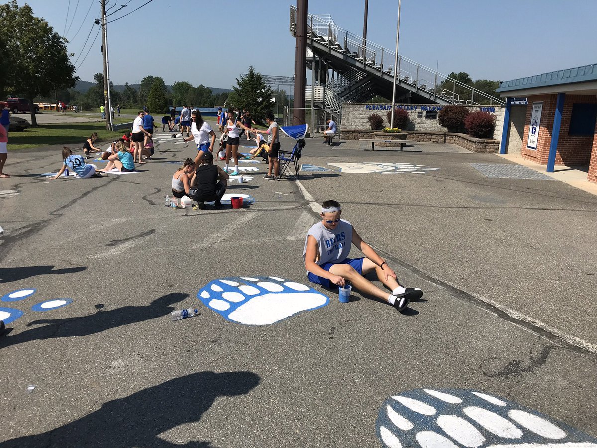 PVBEARSHS's tweet photo. Seniors...save the date!!!  Paw painting will be on Saturday, April 17th from 8:00 AM to 12:00 PM. https://t.co/H02blWnEGz