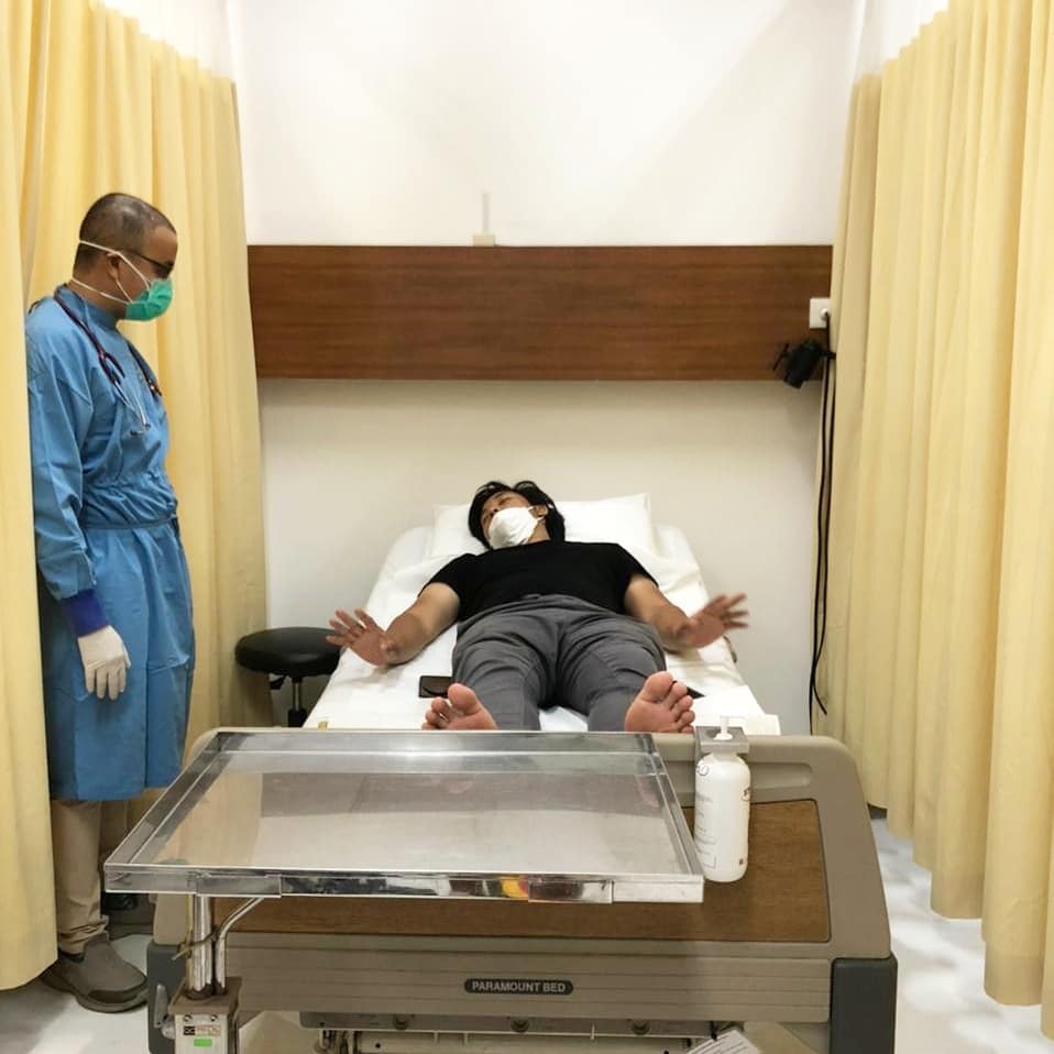 Post Covid Syndrome atau long covid itu nggak banget

Padahal waktu gue kena bulan lalu cuma OTG, tapi berasa stamina turun dan hari ini drop sampe masuk IGD

Untung cek paru, jantung dan darah bagus. Cuma harus istirahat karena meskipun virus dah cabut, basiannya masih ada