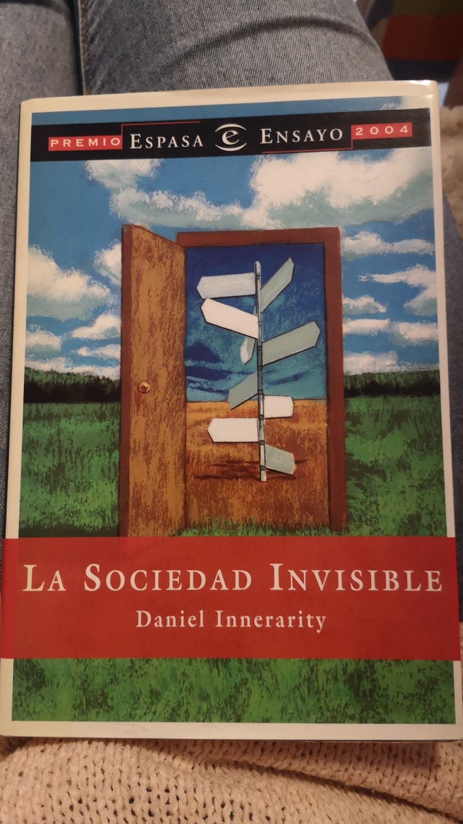 Por fin... #lasociedadinvisible de <a href="/daniInnerarity/">Daniel Innerarity @daniel-innerarity.blsky.social</a> una visión filosofica  de un mundo cada vez más complejo. La solución... Anticiparnos.