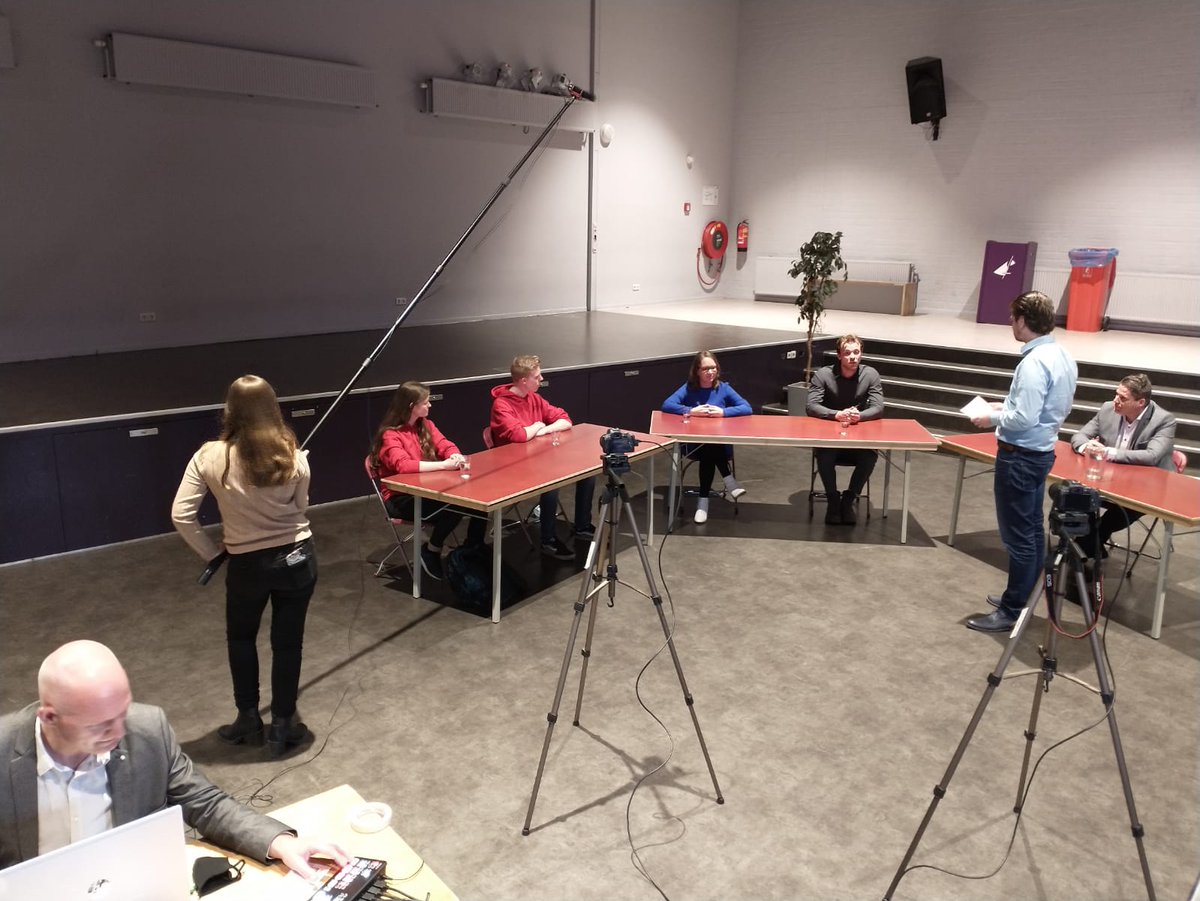 Superleuk om vandaag met collega's en leerlingen een speciale uitzending rondom de verkiezingen op Het Streek Lyceum te organiseren. #Verkiezingen2021