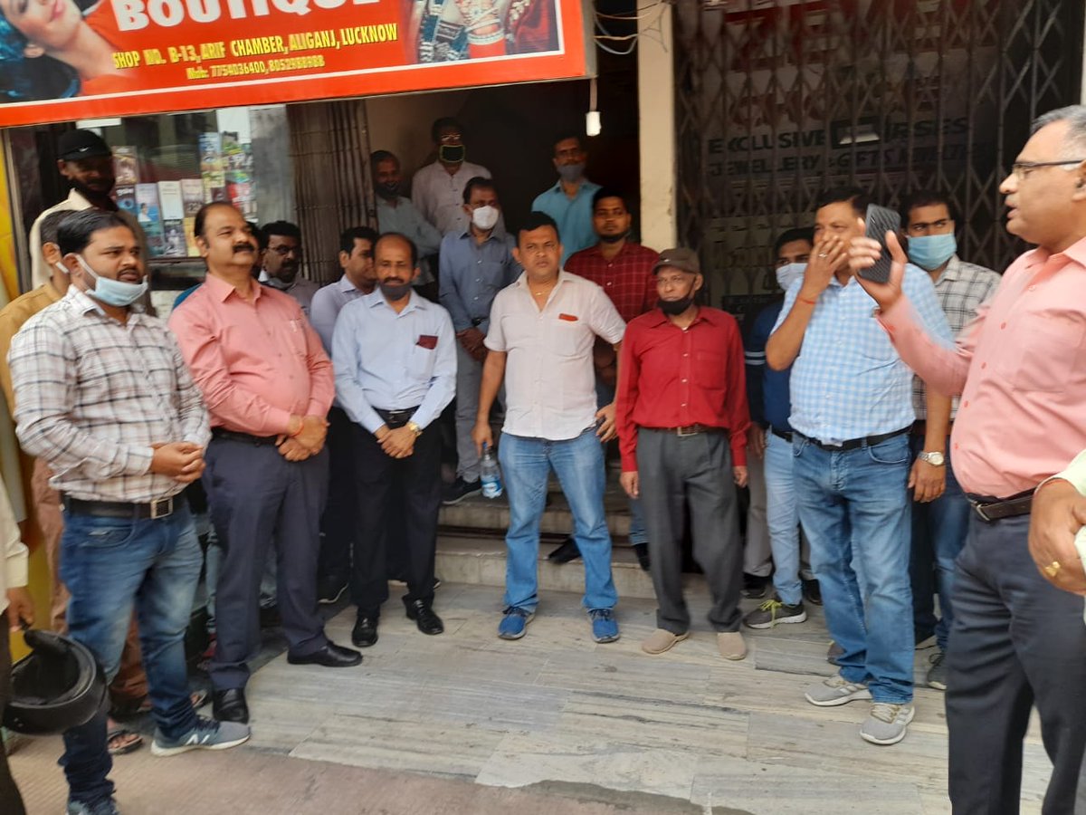 InsuranceStrike's tweet image. How many of us will they stop? The entire Public Sector General Insurance sector has woken up. We oppose PRIVATISATION.
#insurers_on_strike
#stop_selling_india 
#InsuranceStrikeAgainstPrivatisation 
#InsuranceStrike