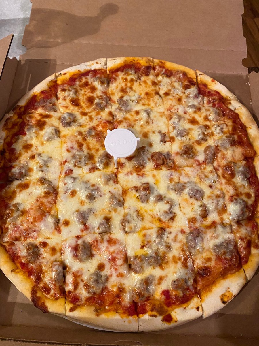 Hey, <a href="/stoolpresidente/">Dave Portnoy</a>! Let’s get ready for #MarchMadness with some pizza from one of your own @BarstoolFund recipients! We’re ready for your visit to say thanks in person!