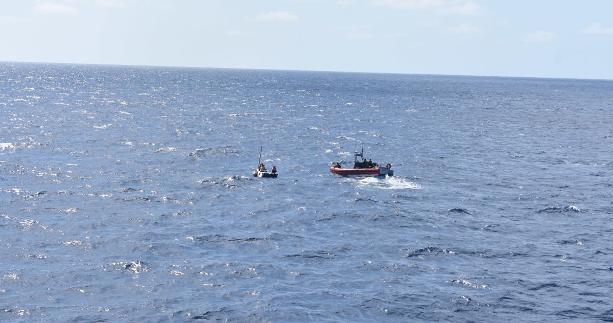 CoastGuardNews tweet media