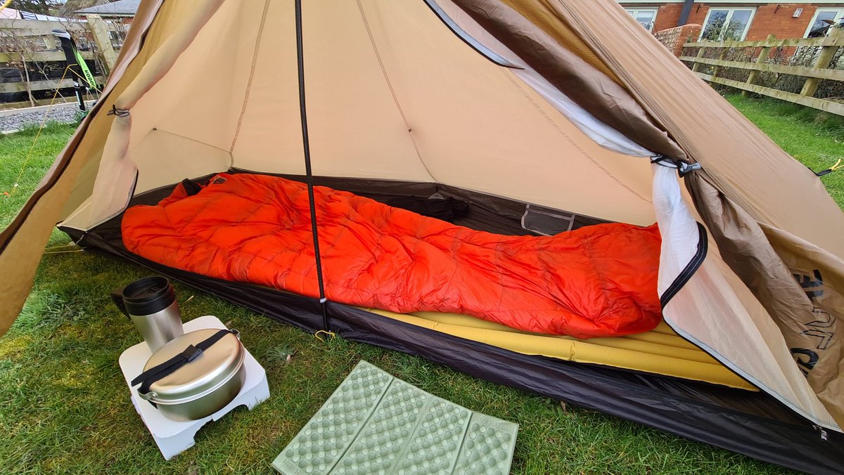 Coffeeandcamp1's tweet photo. Garden camp in the new Lanshan 1 Plus model tonight!! Made a few changes to the inner guy out points, now much better space inside and sits better on the ground 👍 https://t.co/fMETaWM1Nb