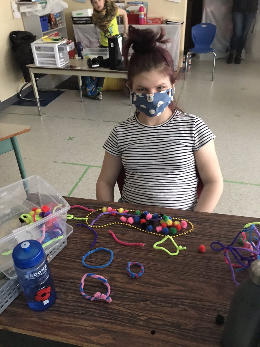 MsKellerPCB's tweet photo. We took on the challenge of building a leprechaun trap. #stem #StPatricksDay #howtocatchaleprechaun @PC_dolphins @MrRiversPCB https://t.co/zN6HJhaUYq