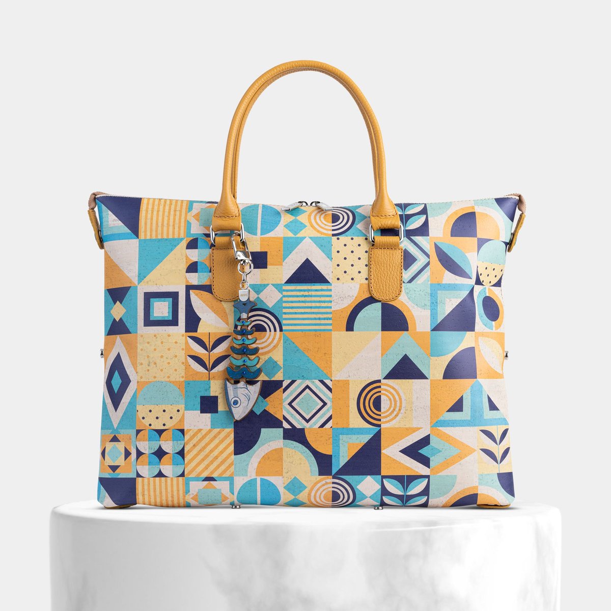 studiocork's tweet photo. 3in1! #corkbags #cork #alternativetoleather #ecofriendly 

https://t.co/zTonKpSMuX https://t.co/Gz67CYP2Qe