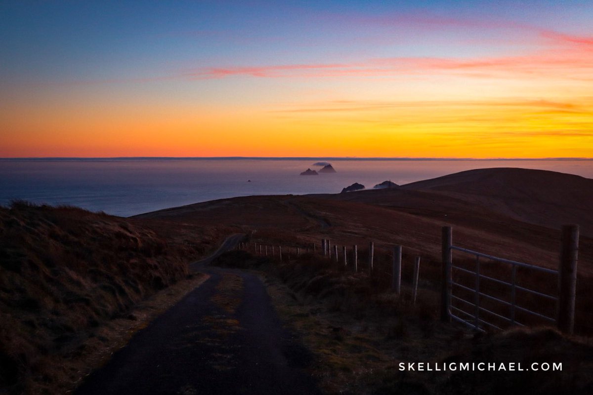 SkelligMichael_'s tweet photo. Happy #StPatricksDay from all of us here in South Kerry. 

Stay safe and hope to see you here soon. https://t.co/0sHJuYPY50