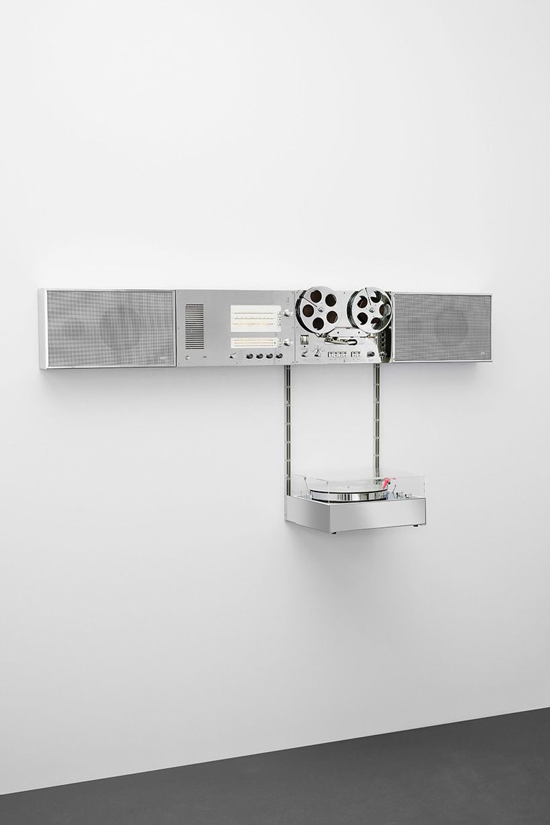 virgil abloh updates dieter ram's iconic wandanlage hi fi wall system for braun
designboom.com/design/virgil-…