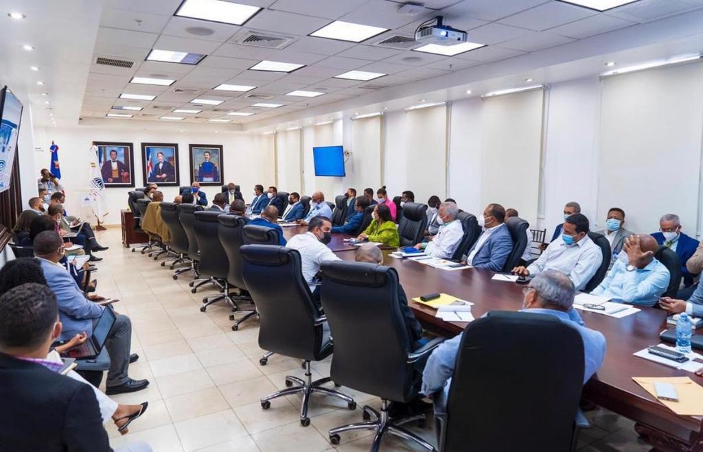 Reunión de coordinación y preparativos para el #RetornoGradualALasAulas
#educacion #uers
#EstamosCambiando.