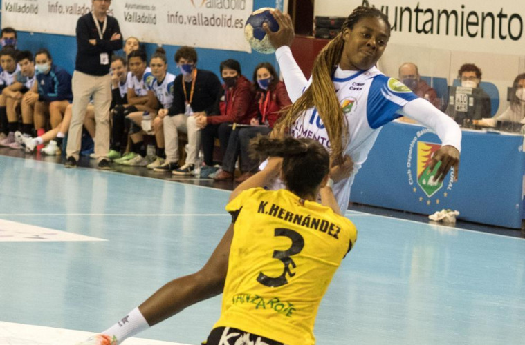 #VNews📰 | Danila So Delgado renueva con el <a href="/BmAulaCultural/">CD Balonmano Aula</a> 

👉 La máxima goleadora del equipo en la presente temporada continuará con el equipo de Miguel Ángel Peñas

📝:bit.ly/3ltHdN4