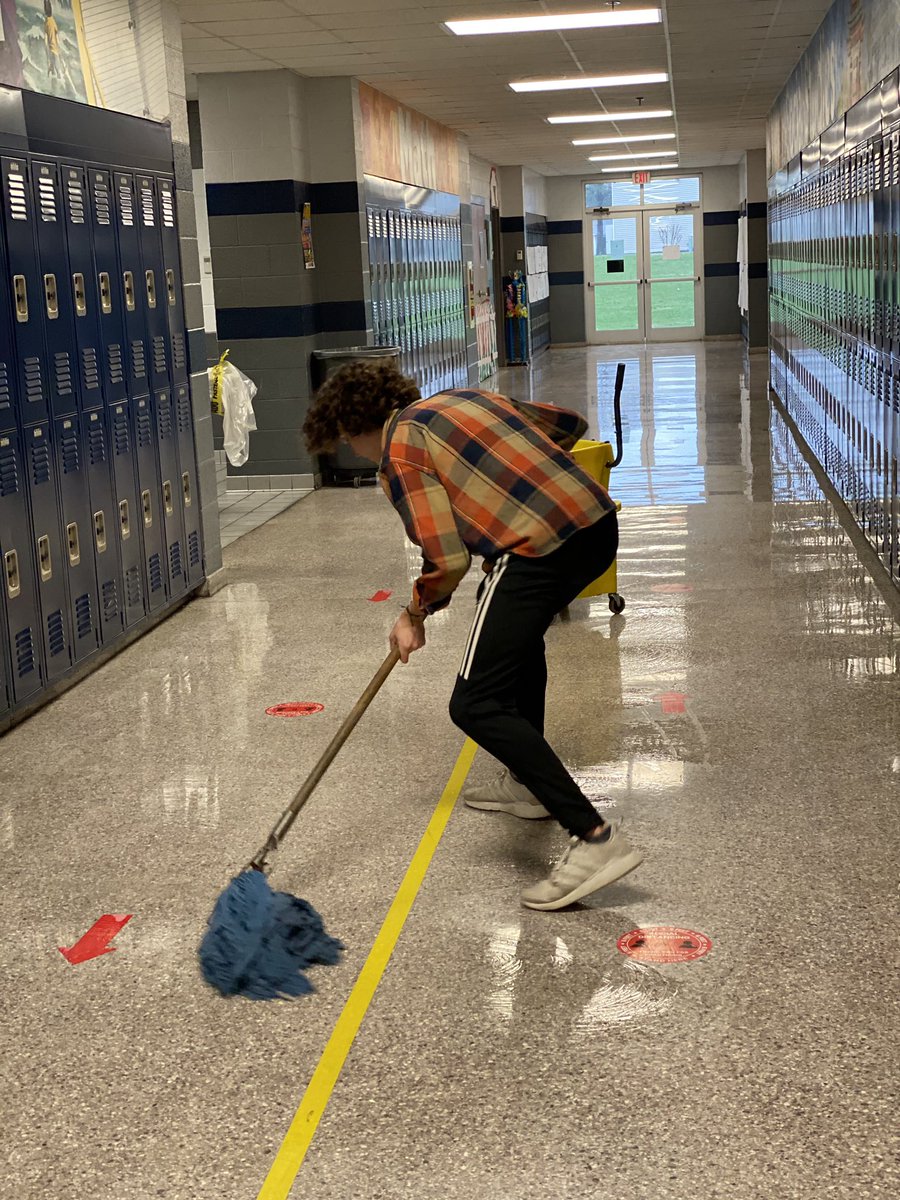 We appreciate the Long Hollow crew that jumped in and did a Spring cleaning service project over the break.  Thank you for all you do to serve our students and staff!