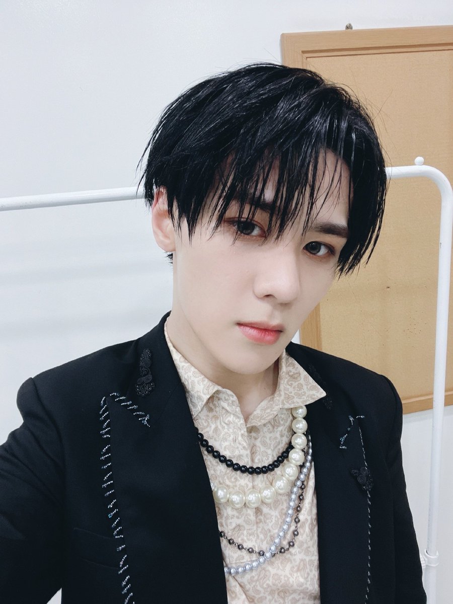 foundeclips's tweet photo. KAKKKKKK aku mau tidur dulu. kamu jangan tidur pagi yah, atau kamu udah tidur??? ok bagus deh kalo gitu. udah deh ya ngantuk banget ini mah gatahan lagi T___T https://t.co/STPBxRf3eq
