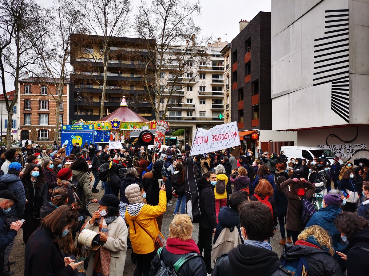 abrahamslaurent's tweet photo. A #Montreuil où le théâtre est à son tour occupé, les artistes, les publics et les https://t.co/9eKYJnsNAD exigent la réouverture des lieux de culture, le #confinement éternel de la réforme meurtrière de l'assurance chômage et de la loi sécurité globale https://t.co/vTMxbIQ32f