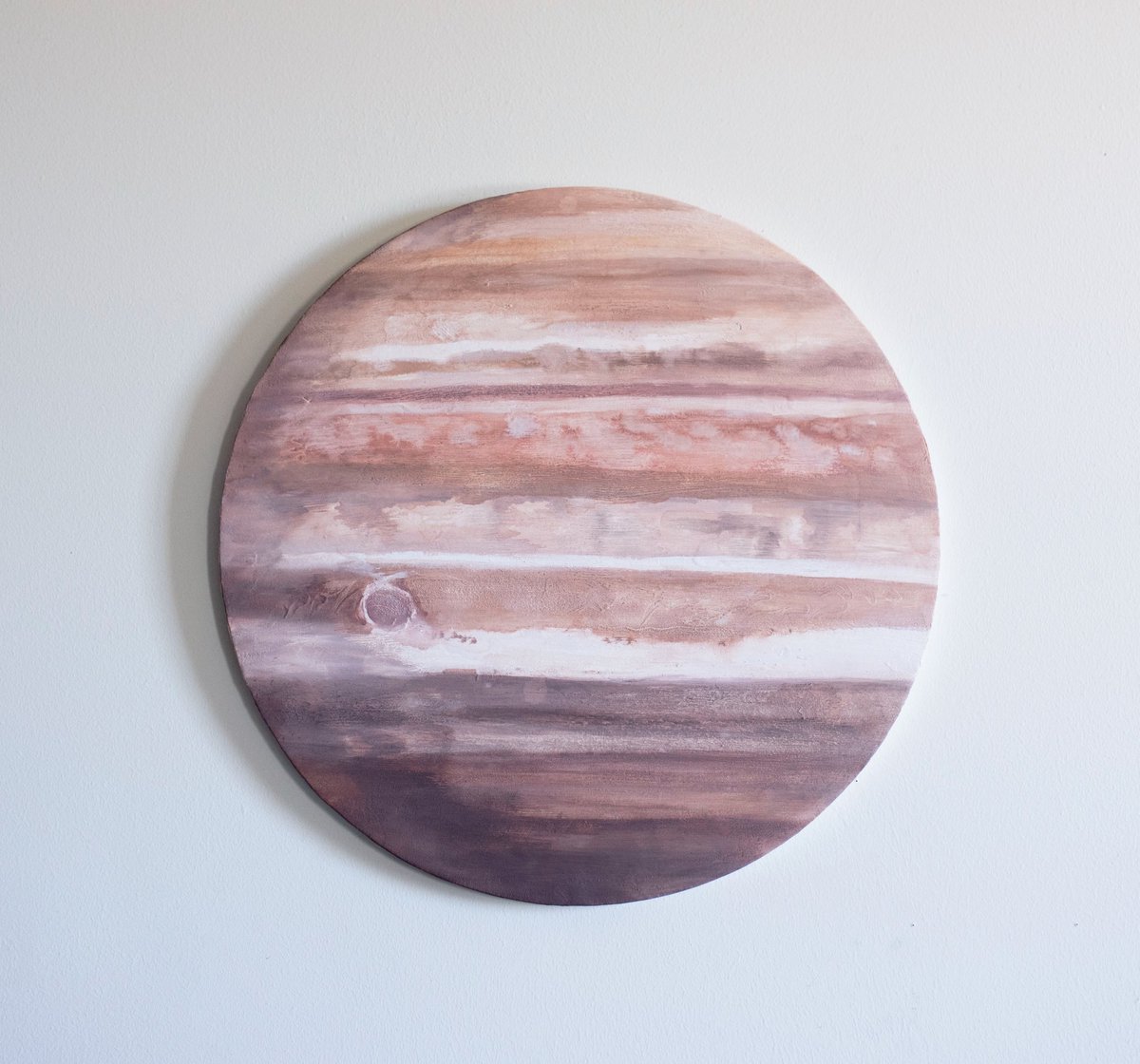 StellaMariaBaer's tweet photo. a recent commissioned painting going to a beautiful family in California:

Jupiter
2021
Earth and Mineral Pigments on cotton canvas
20” diameter round https://t.co/riqvU0kCT4