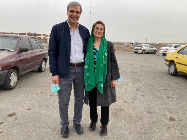 batonnierparis's tweet image. Nous apprenons la libération temporaire de @NasrinSotoudeh, nous ne pouvons que nous en réjouir mais formons le vœu qu’elle demeure libre et qu’elle soit réhabilitée dans ses droits. @Avocats_Paris