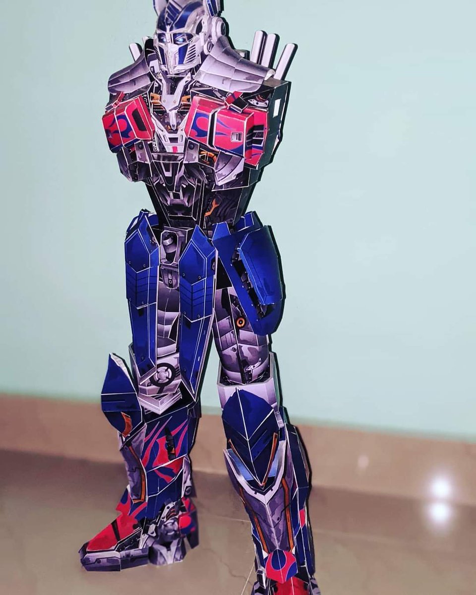 febinvthomas's tweet photo. My friend, Aravind Suresh made this.
#optimusprime
#transformersageofextinction #paperreplika
#papermodel https://t.co/t3MHnUHKnS