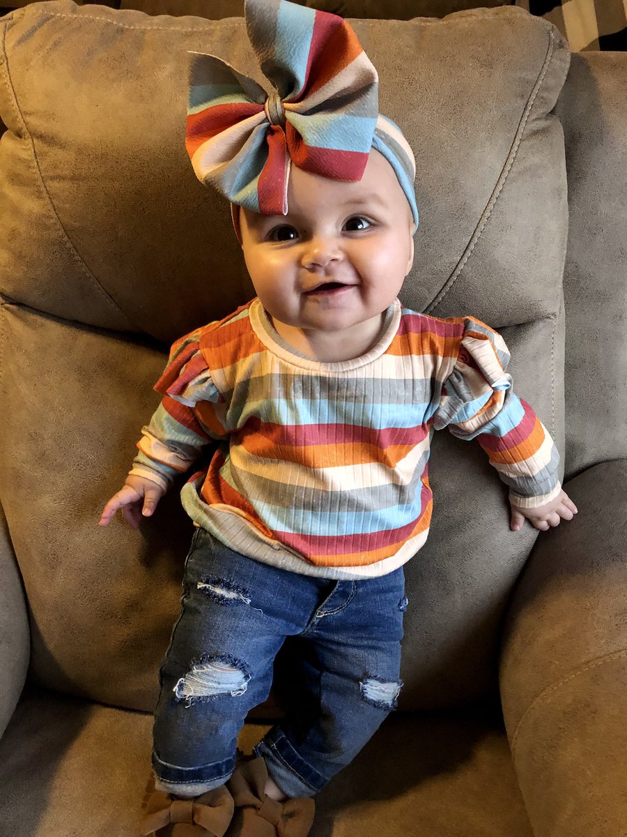 Kenzie_Shae's tweet photo. She is the pot of gold at the end of a rainbow 🌈🍀💚 #StPatricksDay https://t.co/cxFbaQ5KjC