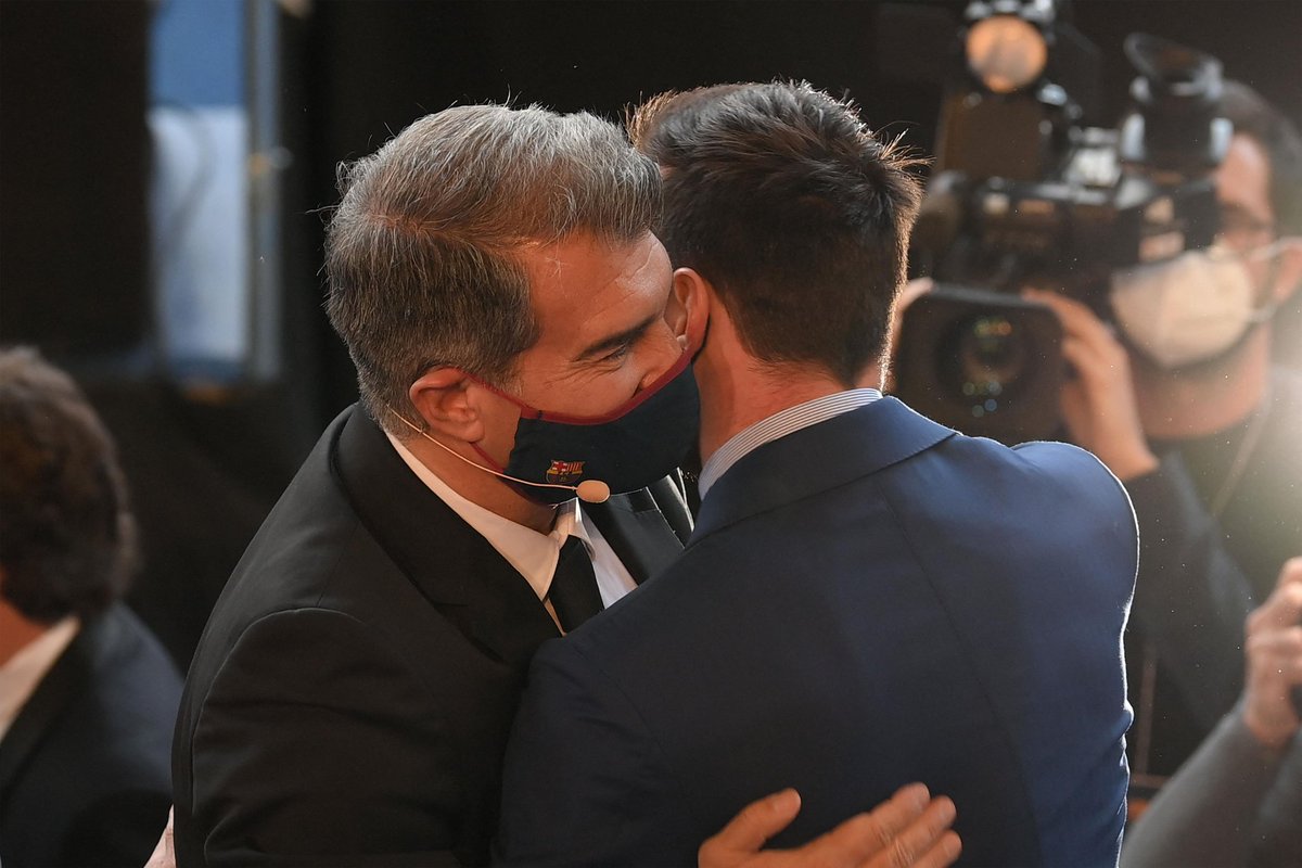 ليو ميسي وخوان لابورتا 🤗 هل يبقى ميسي في برشلونة؟🤔