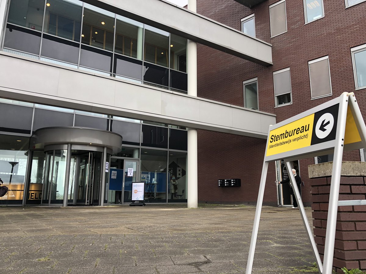 Vandaag openen wij onze deuren! Werken een deel van onze collega’s (extra 😉) thuis, en zijn we een stemlokaal. Wij hebben ons steentje bijgedragen, doe jij dat ook? Je bent welkom tot 21.00 en ik doe vannacht met voldoening het licht uit. 🖍 Laat je stem niet verloren gaan.