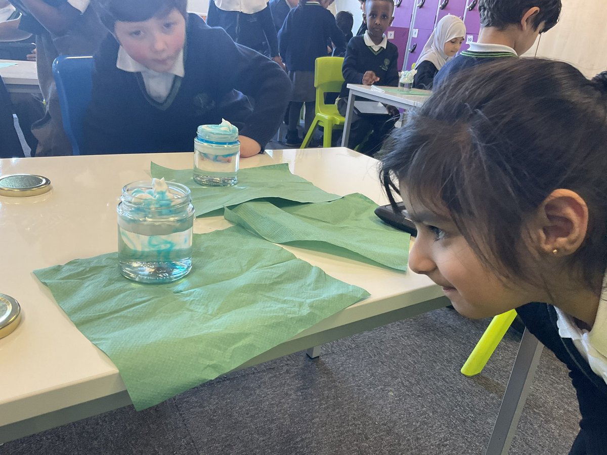 MrsKhanC5's tweet photo. 🌧🌧🌧 @AbolarinTseni @MissYusuf__  #BritishScienceWeek #BSW21 https://t.co/NmMAWSzldn
