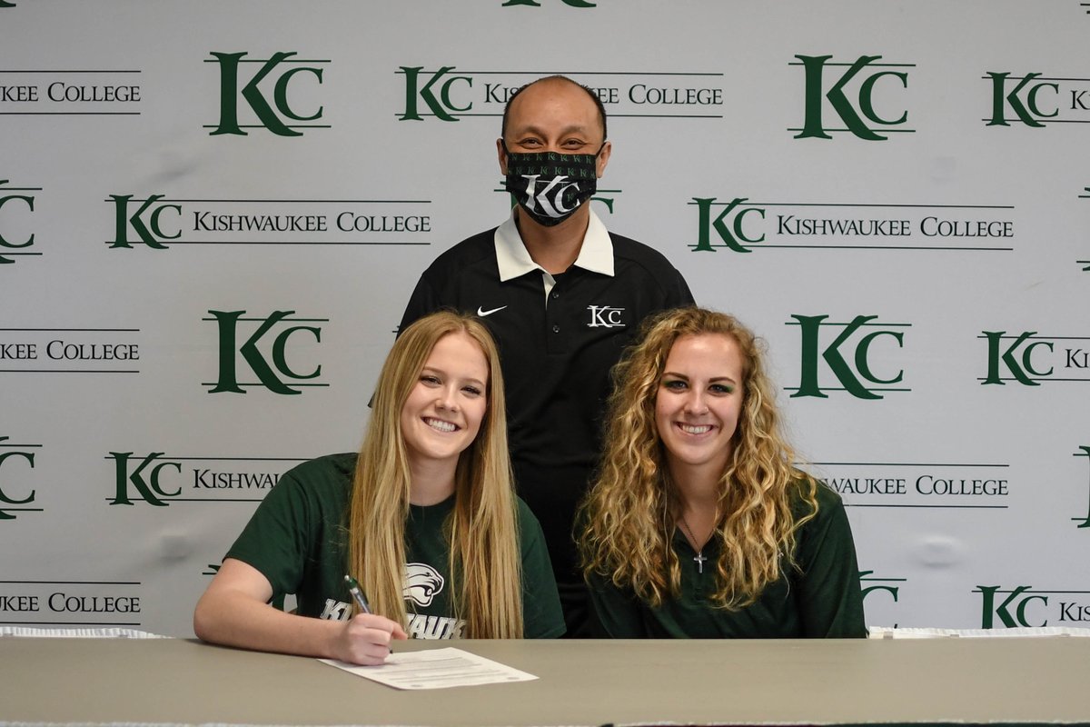 kougarathletics's tweet photo. That's another one for @kishwsoccer! Welcome to the #KishFam, Cassie Winters.
⚽️: Midfilder/Defender
📍: Genoa-Kingston
#KishWSoccer #kishAthletics #KishKougars #KishCollege https://t.co/Dhnez5xRBl