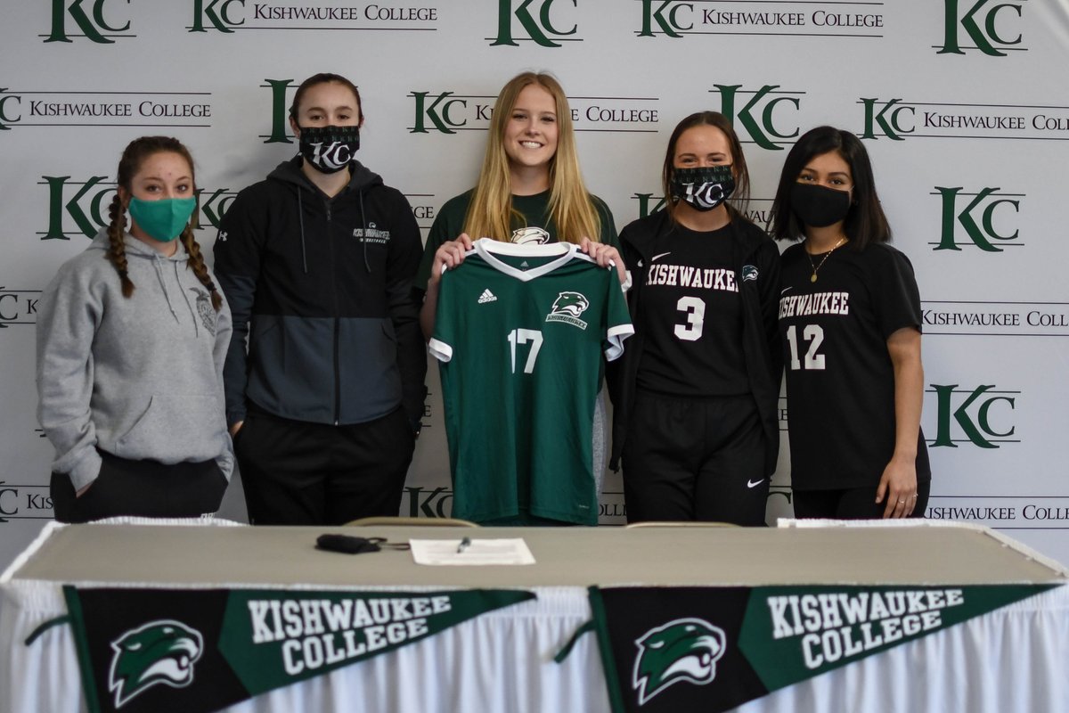 kougarathletics's tweet photo. That's another one for @kishwsoccer! Welcome to the #KishFam, Cassie Winters.
⚽️: Midfilder/Defender
📍: Genoa-Kingston
#KishWSoccer #kishAthletics #KishKougars #KishCollege https://t.co/Dhnez5xRBl