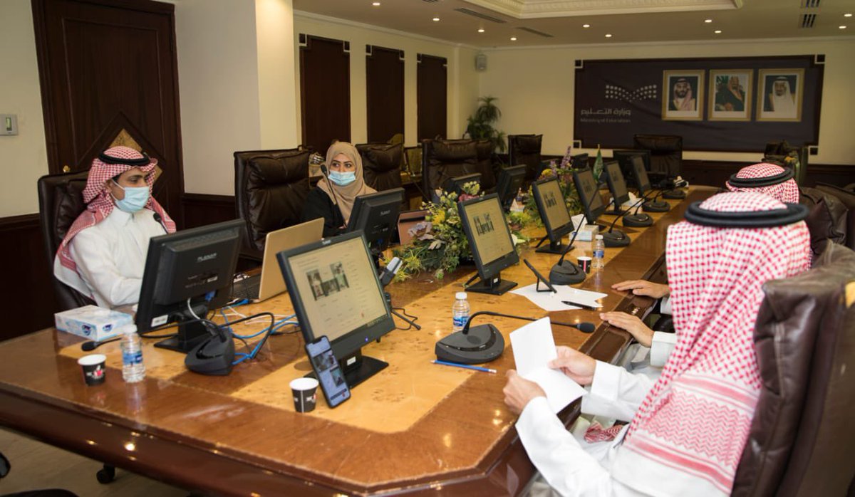 MOE_EPR's tweet image. بحضور المشرف العام على وكالة الوزارة للتعليم الأهلي أ.عواطف الحارثي ومدير عام #تعليم_الشرقية عُقد اجتماع تنسيقي بشأن مدارس ارامكو السعودية داخل الأحياء السكنية وشارك في الاجتماع مدير عام التعليم الأجنبي والعالمي ومدير التراخيص بالوزارة وعدد من قيادات أرامكو السعودية.
@moe_gov_sa