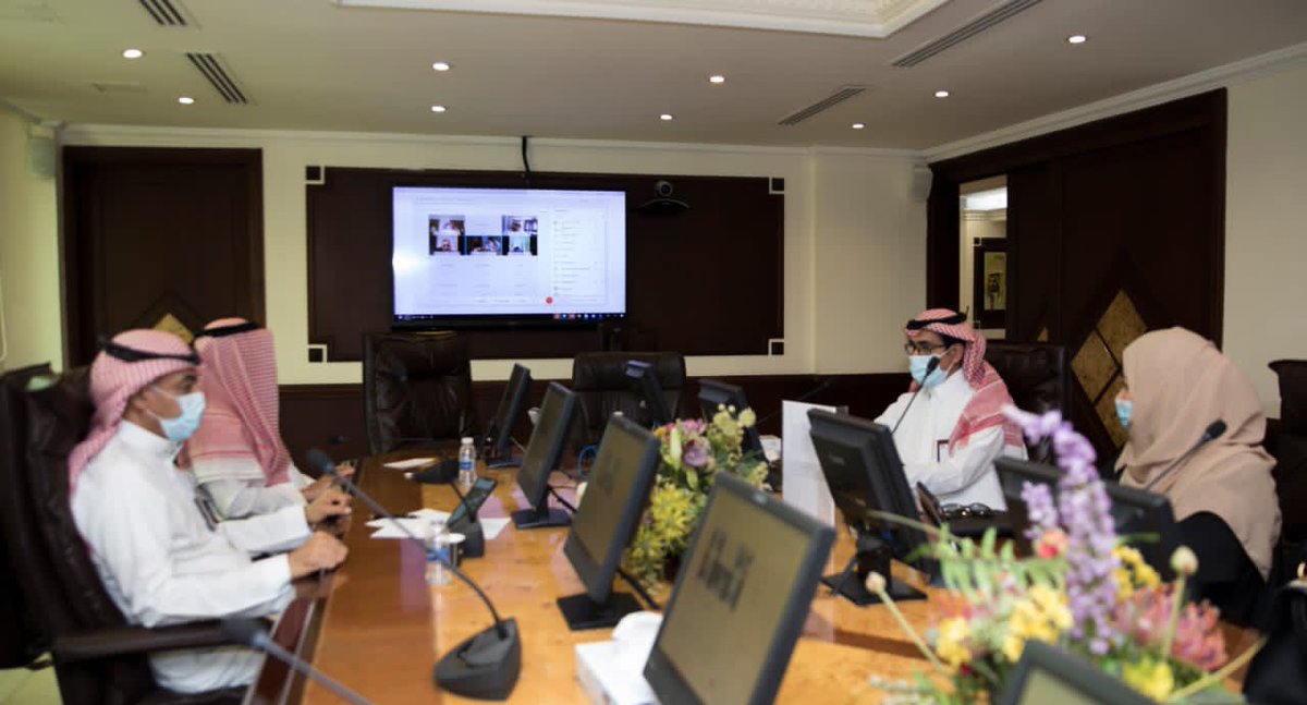 MOE_EPR's tweet image. بحضور المشرف العام على وكالة الوزارة للتعليم الأهلي أ.عواطف الحارثي ومدير عام #تعليم_الشرقية عُقد اجتماع تنسيقي بشأن مدارس ارامكو السعودية داخل الأحياء السكنية وشارك في الاجتماع مدير عام التعليم الأجنبي والعالمي ومدير التراخيص بالوزارة وعدد من قيادات أرامكو السعودية.
@moe_gov_sa