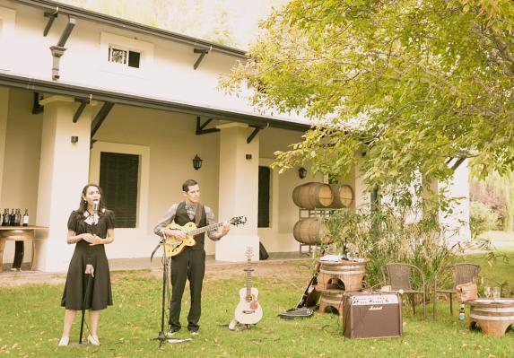 byemusic1's tweet photo. #jazzstyle #boda #weddingsongs #musicaenvivo #bodegasmendoza #acoustic #chayeebourras #byeduo https://t.co/qmu3m3kAnp