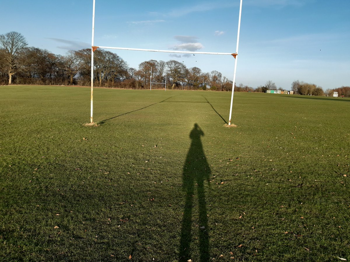 tinabop87's tweet photo. On finishing my run I took a rather arty running snap and I'm rather proud of myself๐ #WednesdayMotivation #runningmotivation #running #WRTribe #ukrunchat https://t.co/rIk7qYhuHk