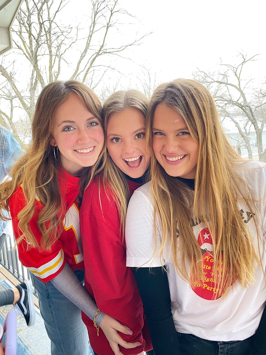 #wingitwednesday <a href="/piphiatksu/">Pi Beta Phi</a>