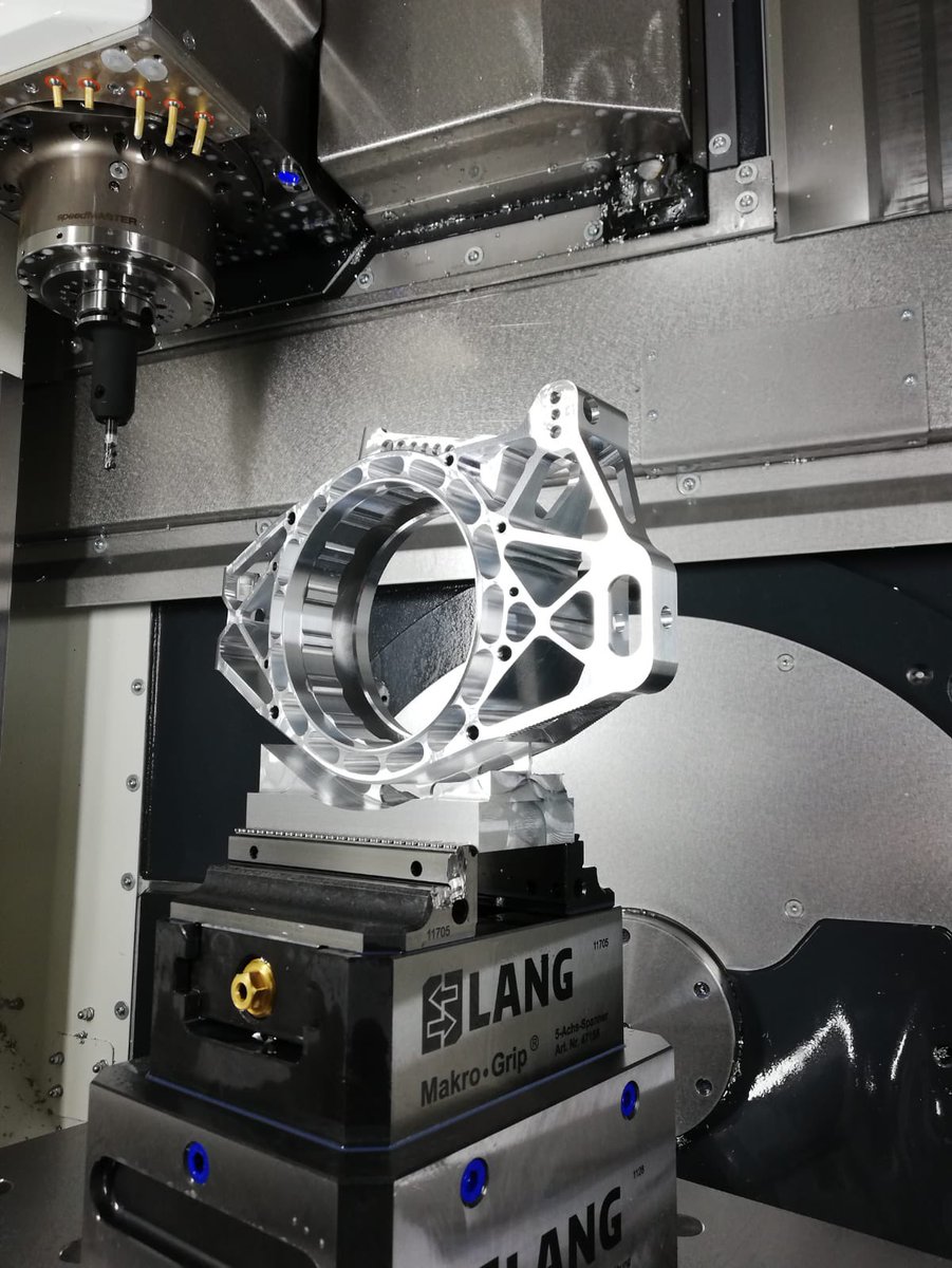 langtechnikusa's tweet photo. #workholdingwednesday with Makro-Grip #5axis vice and Quick-Point zero-point #clamping  (Credit: Donner CNC-Technik) https://t.co/IhuLOGUKBV