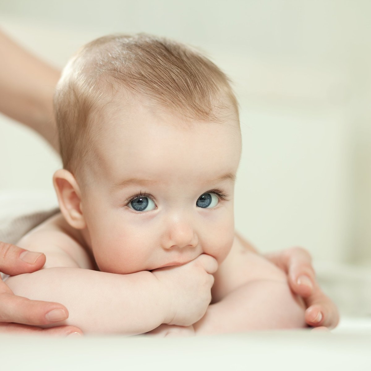 Baby massage online class now available for all mums and dads .
#benefitstoskin #benefitstohealth #babybedtime #bettersleep #closerbond #relaxbaby #relaxparent